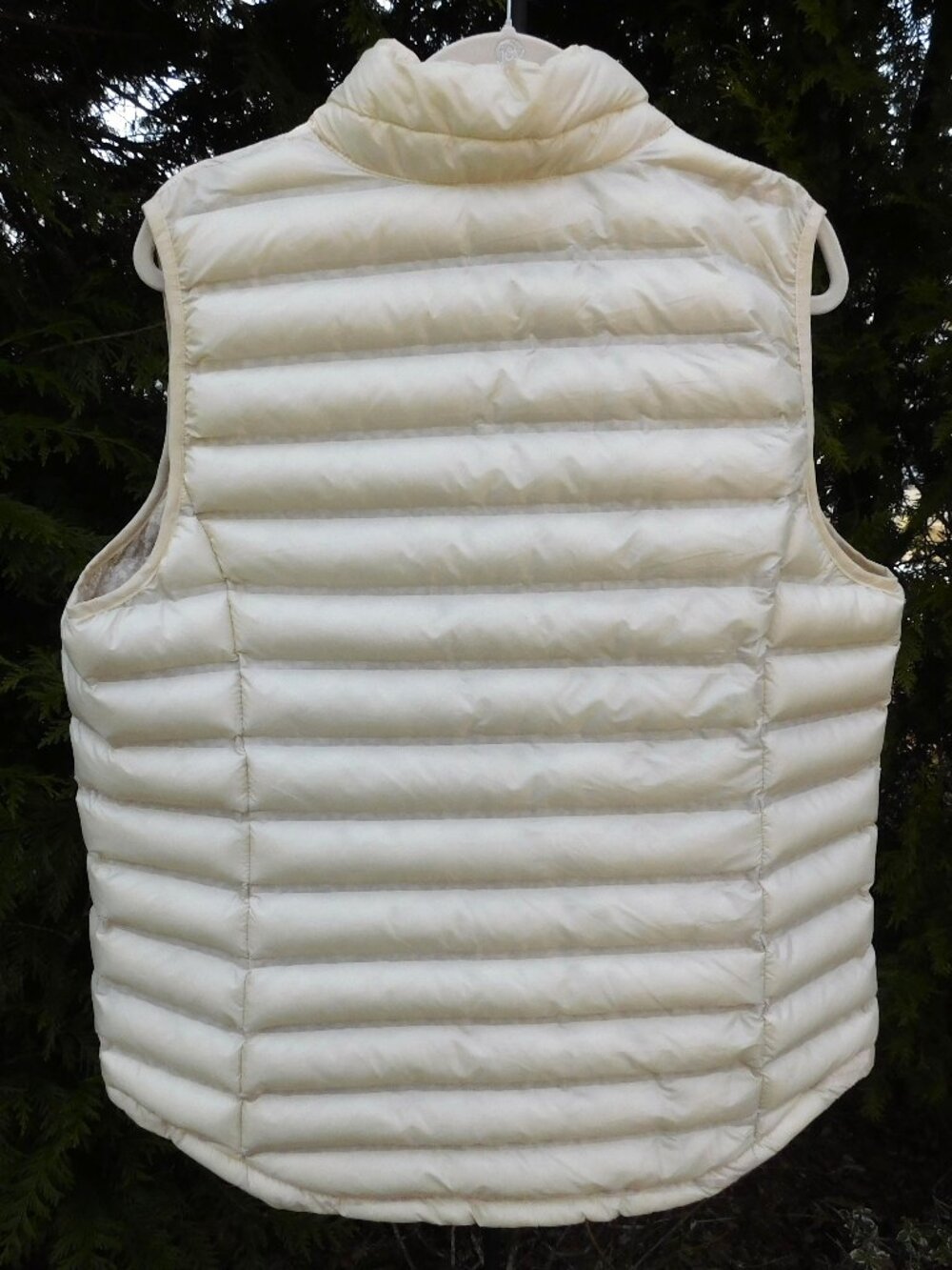 Zeroxposur NWOT Cream Color Zip-Front Quilted Vest with Floral Lining - Picture 3 of 3